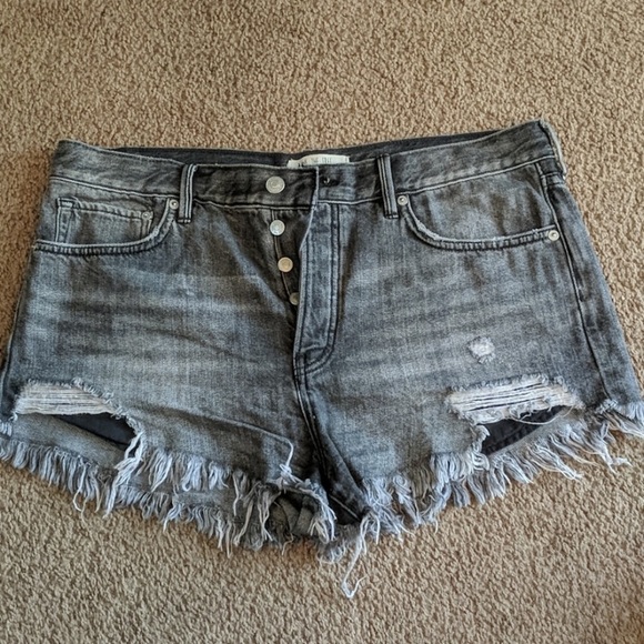 Free People ‘We the Free’ Cutoff Denim Shorts - Picture 2 of 5